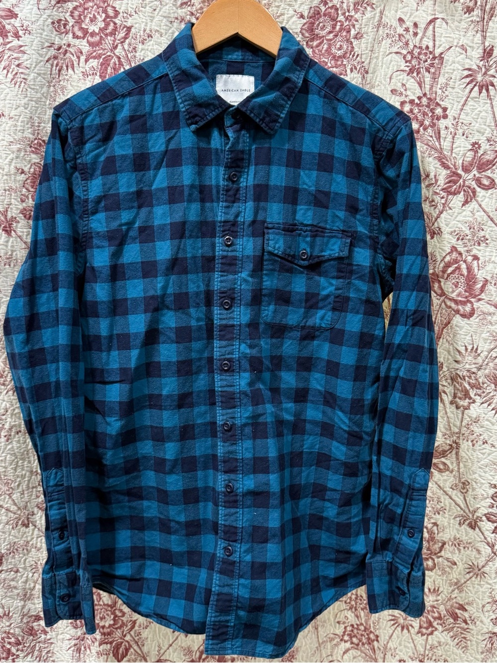 American Eagle Classic Fit Blue Plaid Button Up Shirt M